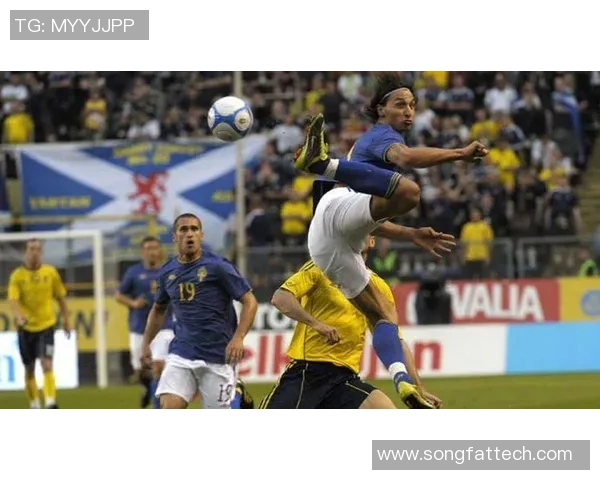 足球明星劈叉瞬间高清图片展示尽显运动魅力与技艺之美 足球明星劈叉瞬间高清图片展示尽显运动魅力与技艺之美