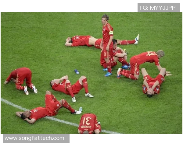 足球明星裸体艺术展现运动之美与人性魅力的完美结合 足球明星裸体艺术展现运动之美与人性魅力的完美结合